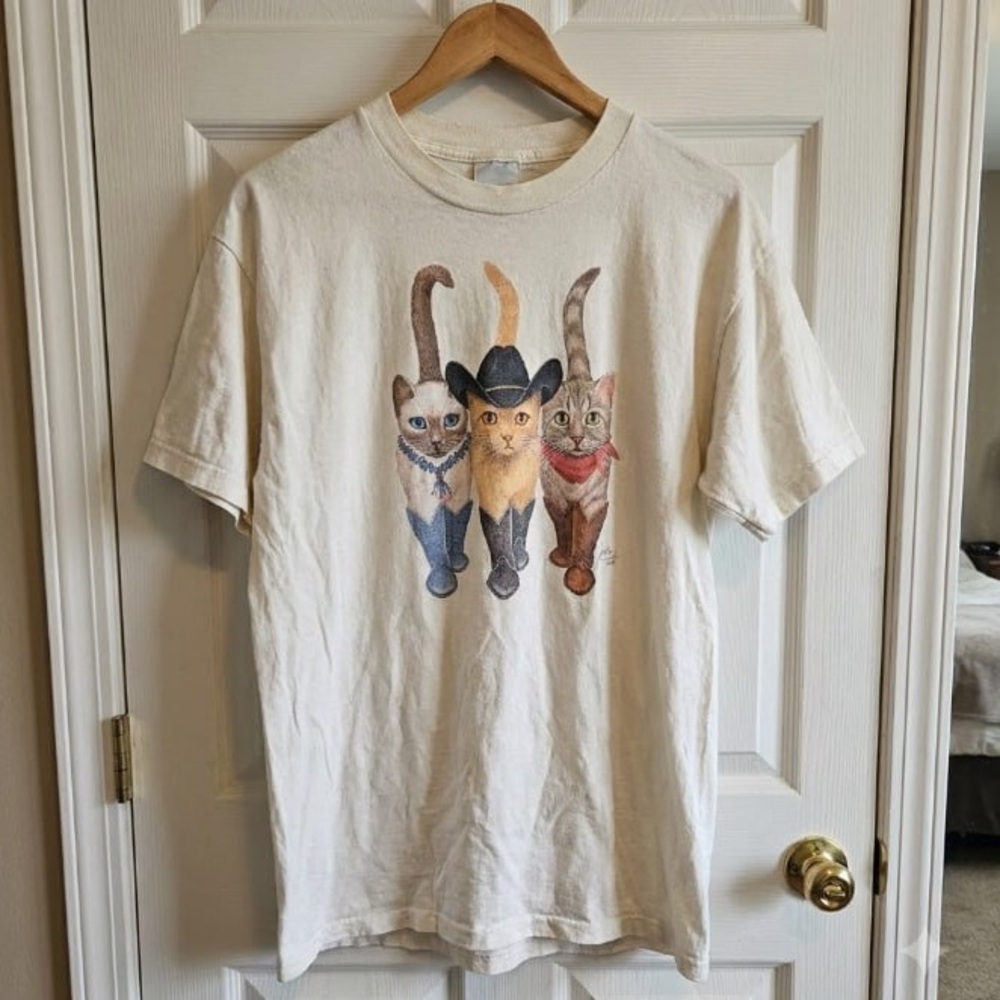 Off White Cat Graphic T-Shirt with Cowboy Cats - Casual Pets Tee